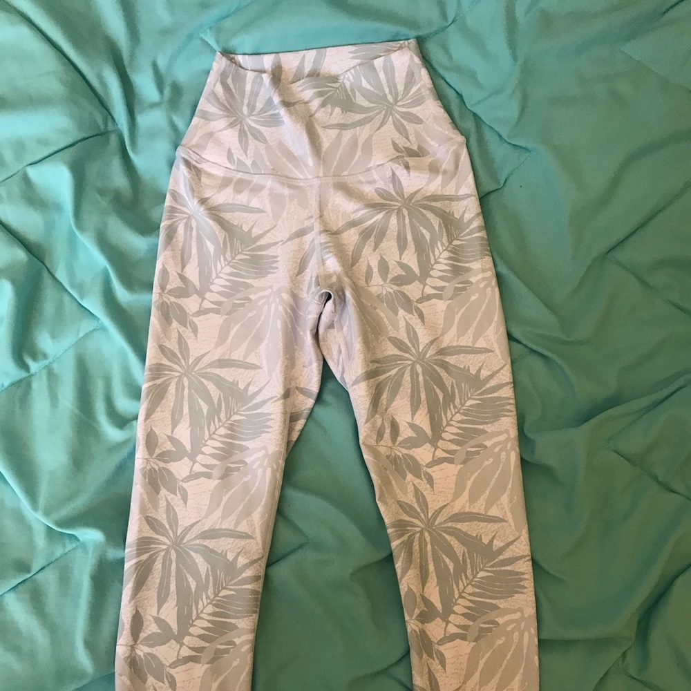 P’tula Desa’ree Swift II White Legging NWOT/NWT
